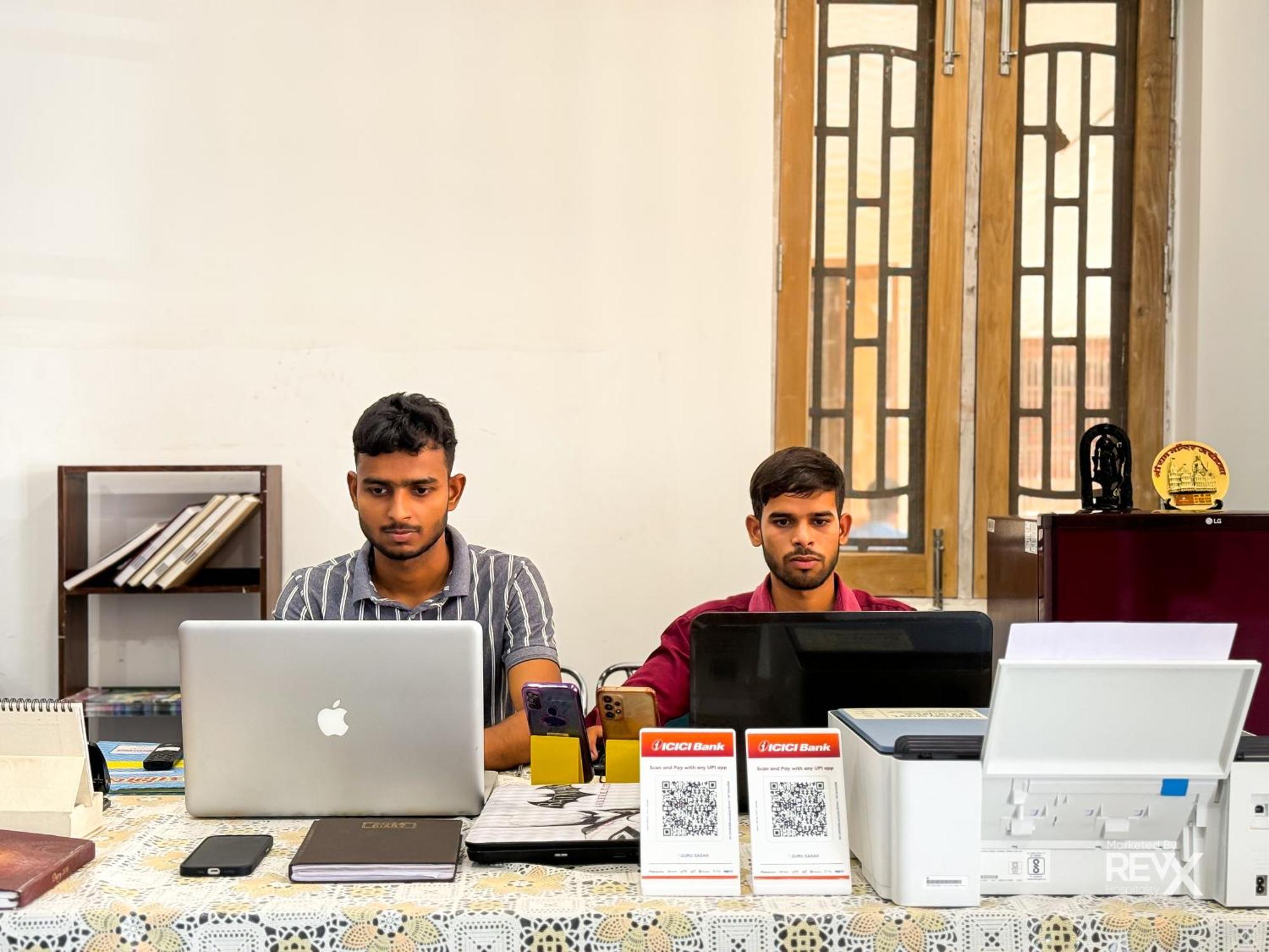 Guru Sadan A Luxe Stay Ayodhya Exterior foto